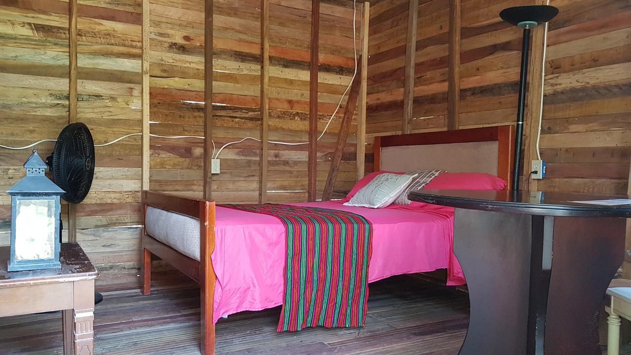 Casa Ricky'S Hostel Orange Walk Buitenkant foto